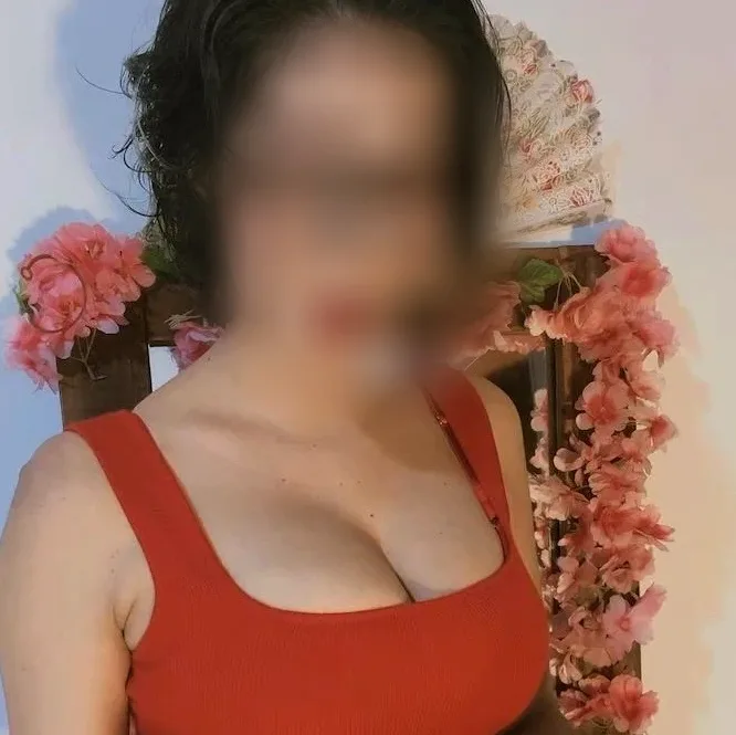Alina, 38