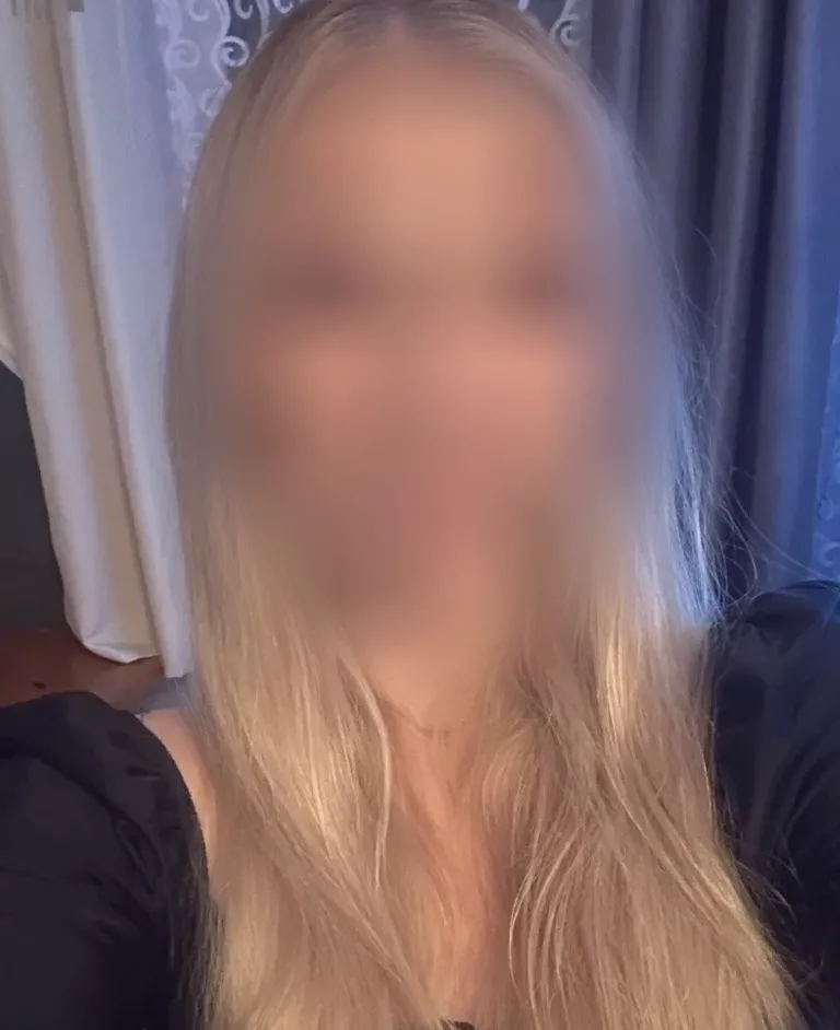 Anna, 26