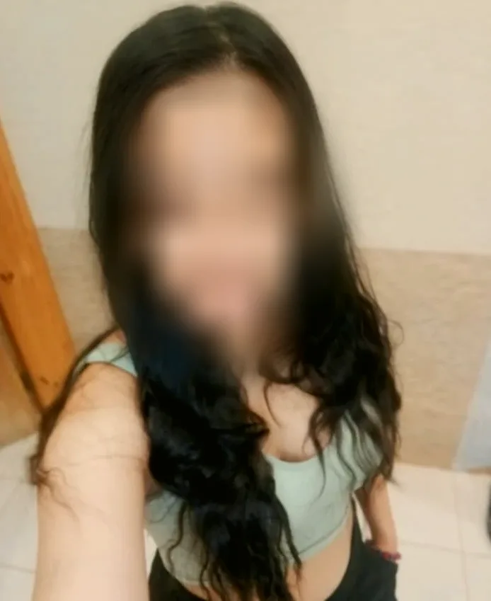 Ayse, 29
