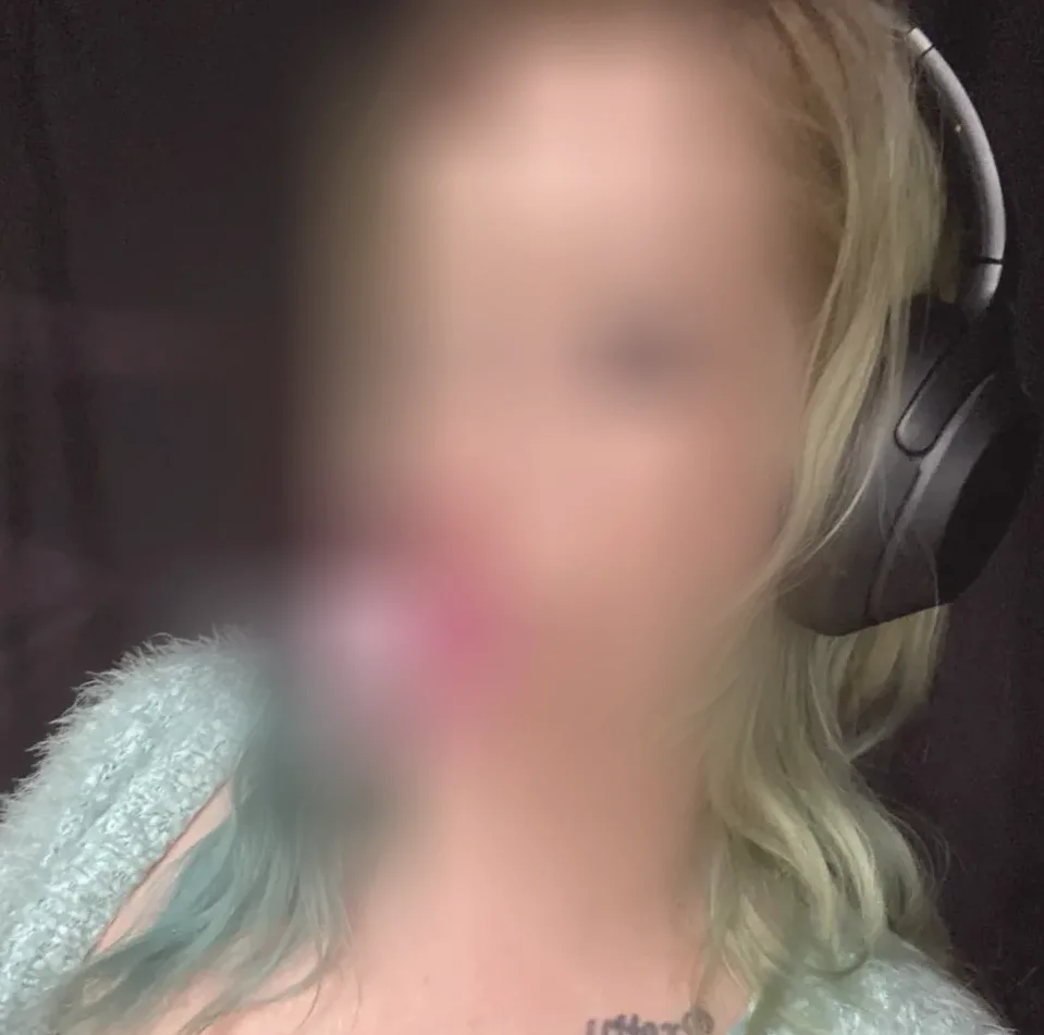 Kim, 35