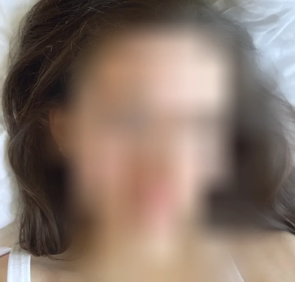 Lara, 24