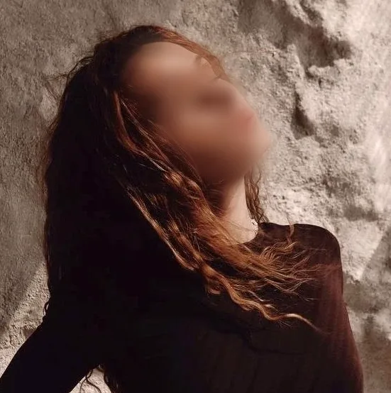 Melanie, 21