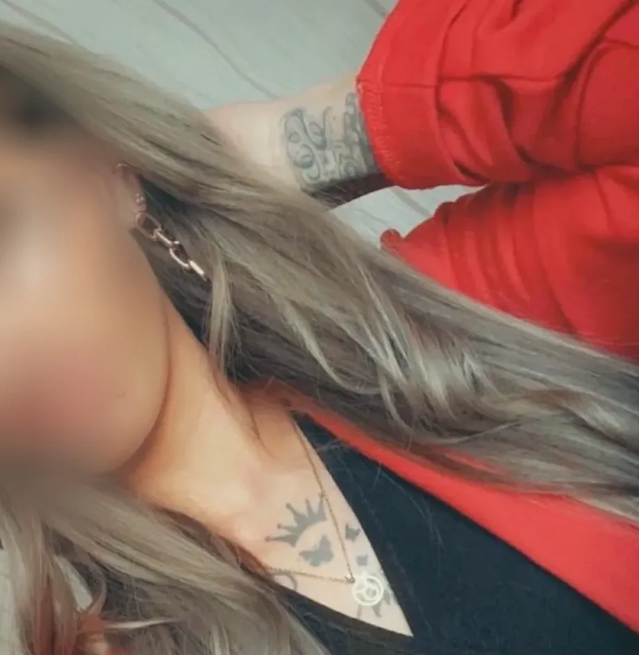 Sophia, 32