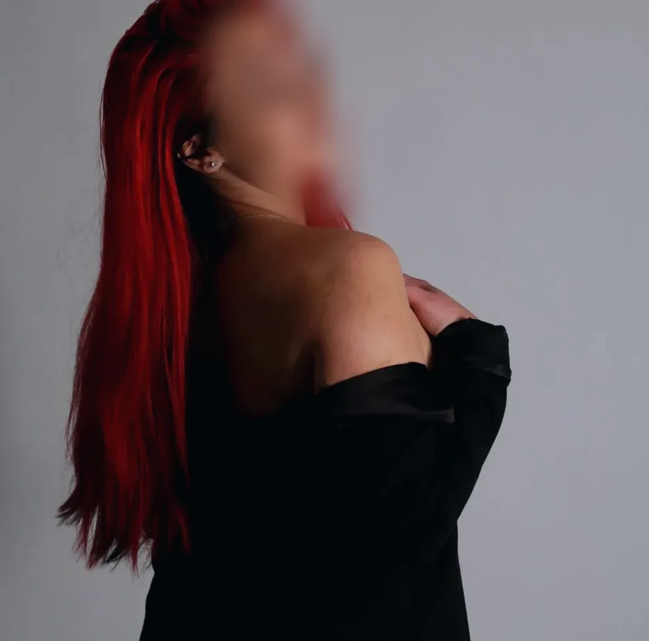 Stefanie, 25