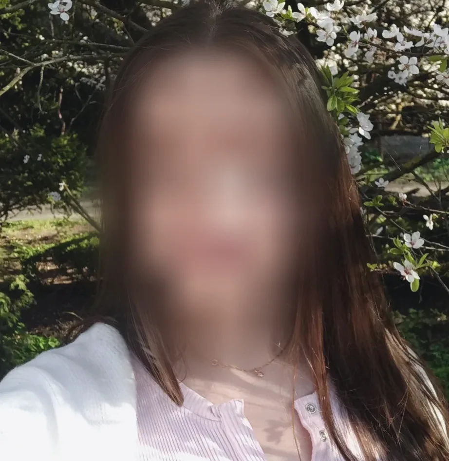 Yasmin, 32